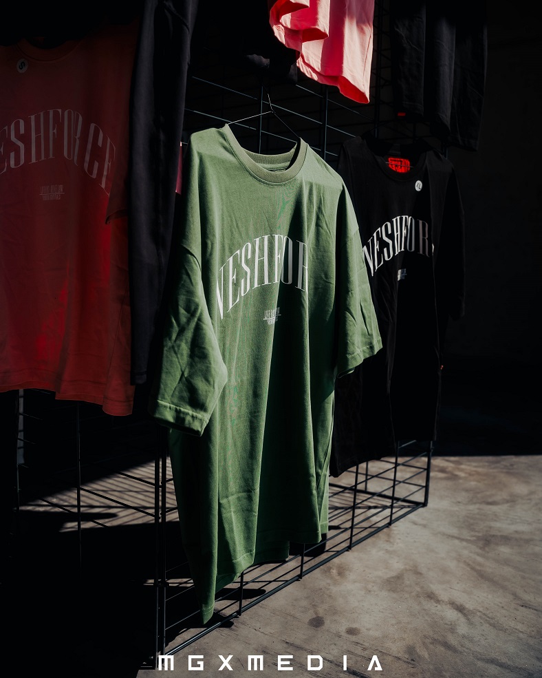 Essential Tshirt dark-green